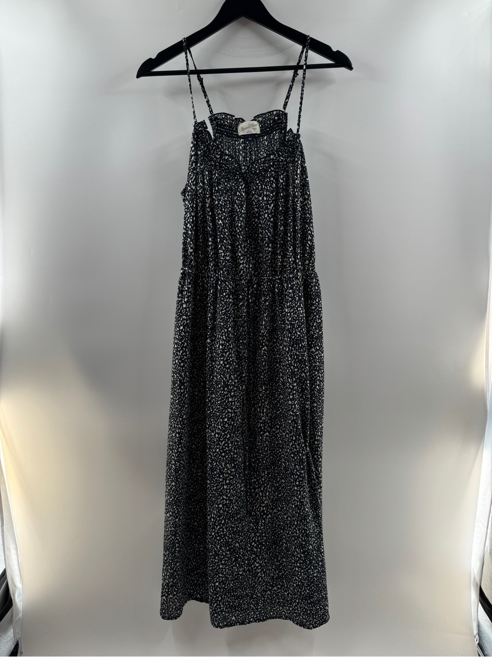 🧸 Universal Thread Black & White Printed Maxi Dress with Pockets – Women's L